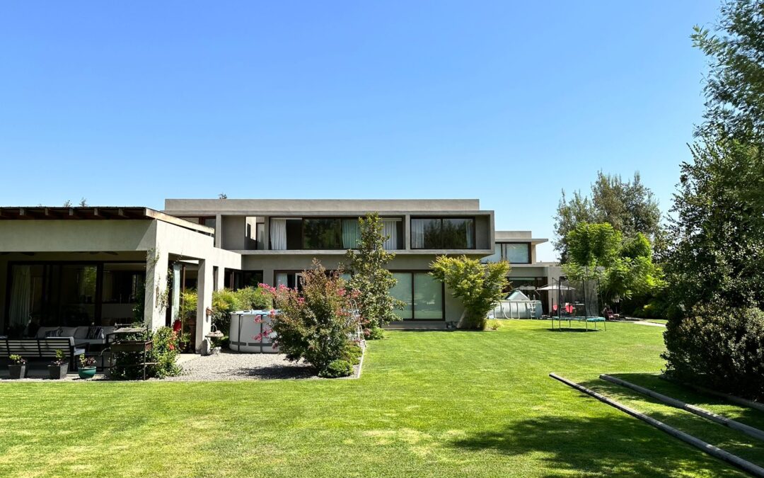 EXCELENTE CASA DUAL BIRSAS DE CHICUREO……..(U.F 44.900)