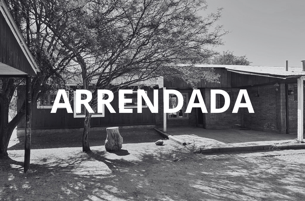 ARRIENDO PROPIEDAD CON AMPLIO TERRENO……..($600.000)