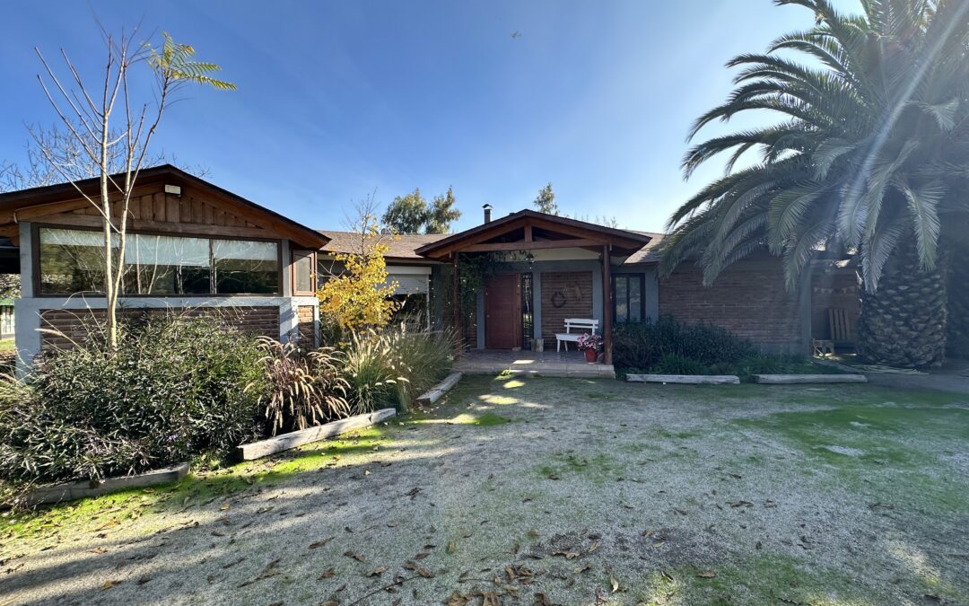 VENTA CASA SECTOR LOS GUERREROS EN CONDOMINIO…….( U.F 12.000)