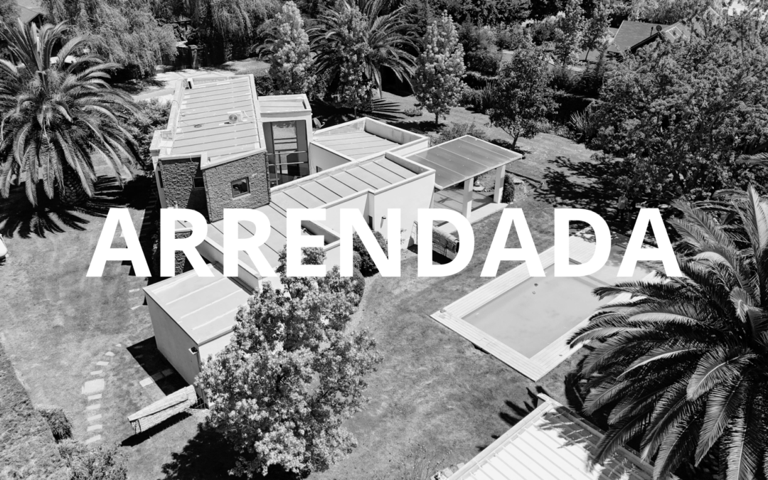 HERMOSA PROPIEDAD EN ARRIENDO EN EXCELENTE CONDOMINIO………($1.400.000.-)