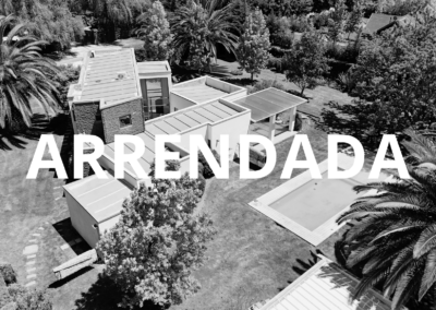 HERMOSA PROPIEDAD EN ARRIENDO EN EXCELENTE CONDOMINIO………($1.400.000.-)