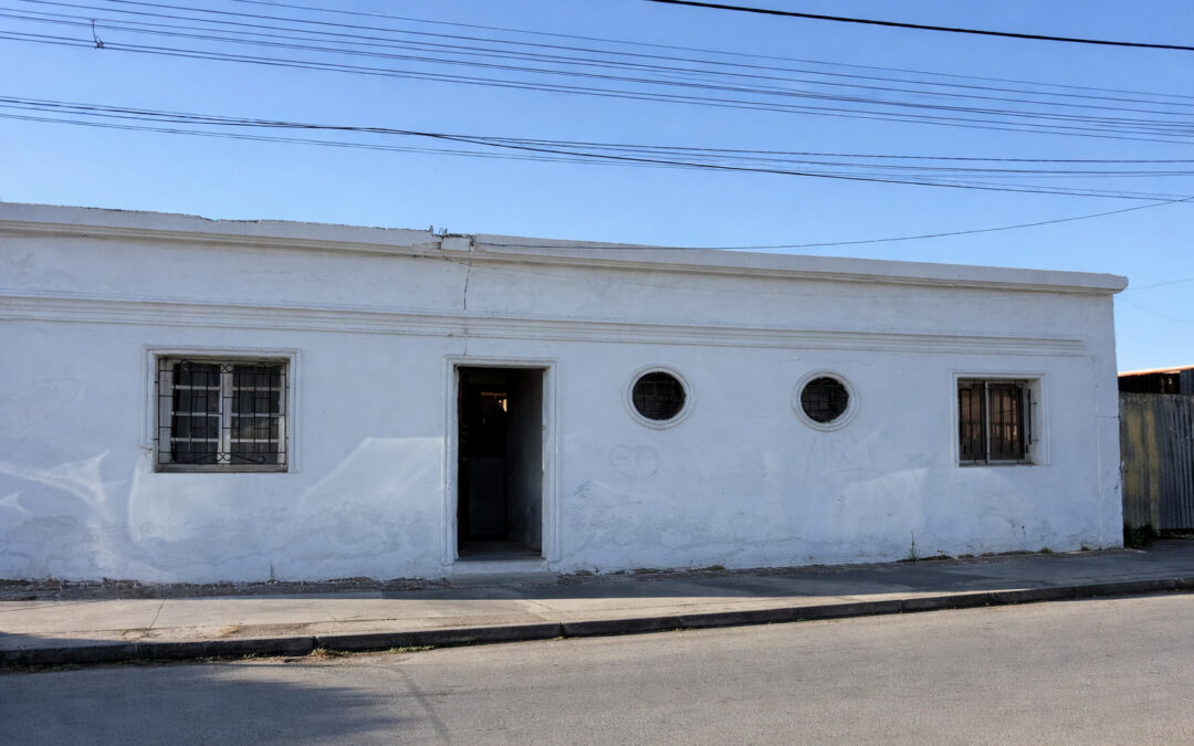 OPORTUNIDAD VENTA DE CASA ESQUINA  EN BATUCO…….(U.F  2.400)