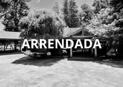 CASA EN ARRIENDO CON HERMOSO JARDÍN EN LOTEO CERRADO………….($1.500.000)