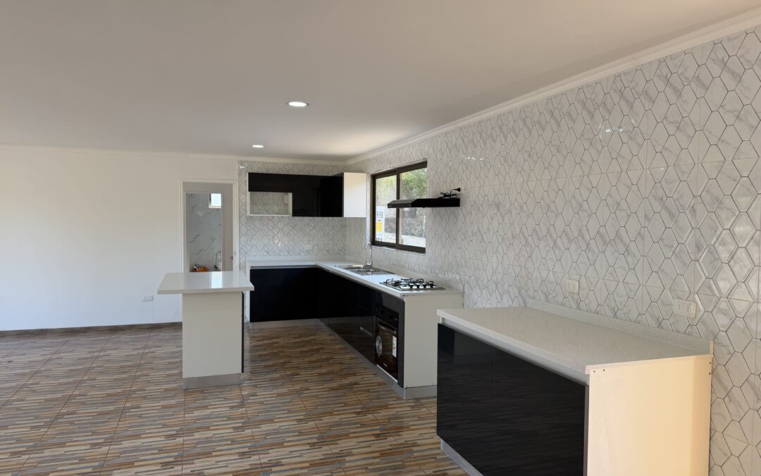 CASA EN CONDOMINIO RECIÉN CONSTRUIDA………..($800.000)