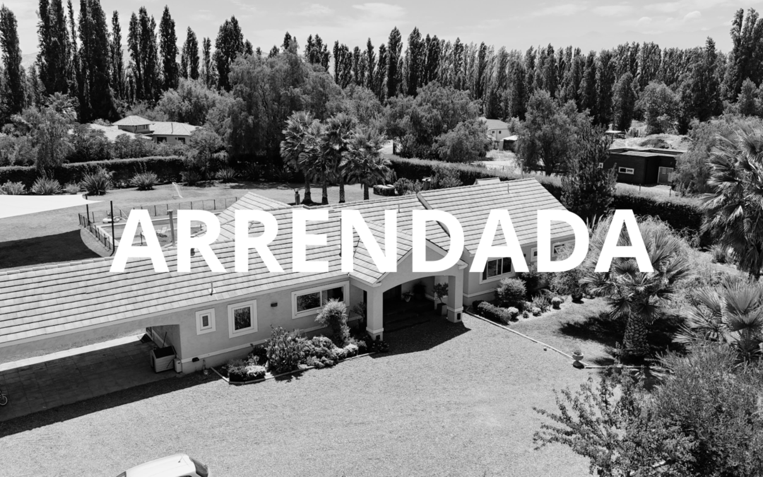 CASA EN EXCELENTE CONDOMINIO CON GUARDIAS………..($1.650.000)