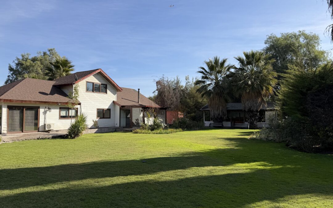 ARRIENDO CASA EN CONDOMINIO URBANIZADO……..($1.400.000)