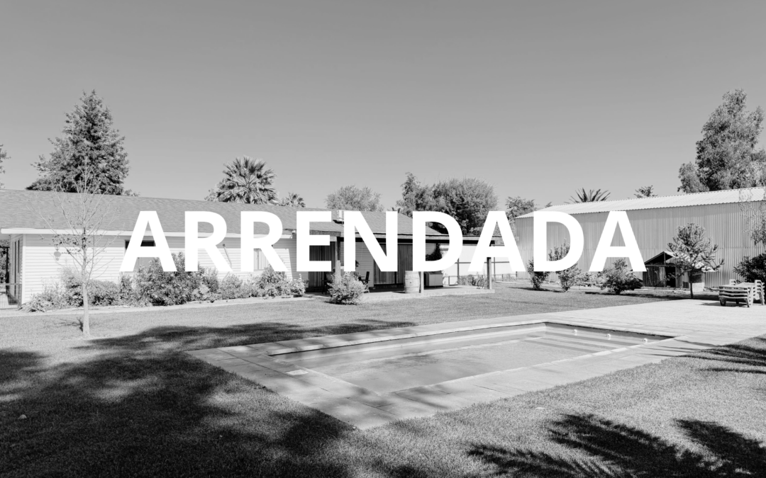 CASA EN ARRIENDO CON GALPÓN INCLUIDO, PISCINA Y HERMOSO JARDÍN…….($1.2500.000)